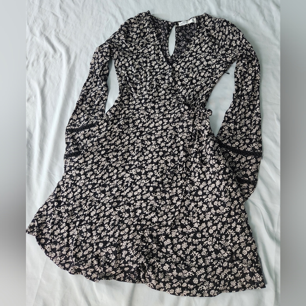 Black and White Floral Wrap Dress with pockets